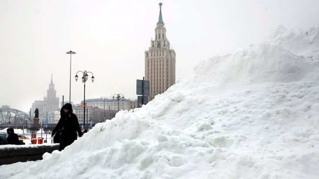 Москва сугробы